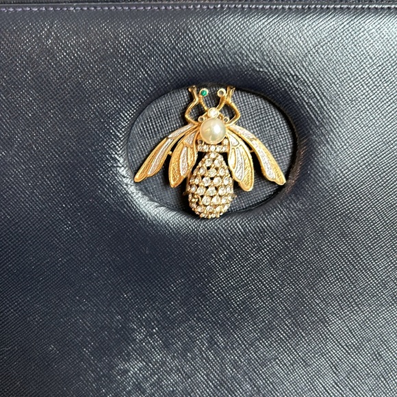 Navy leather purse with bejeweled insect closure - Picture 3 of 3